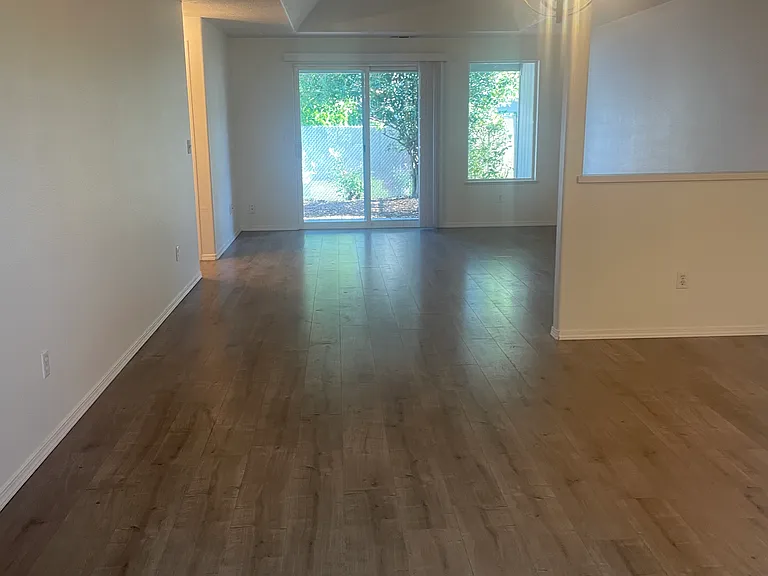 1040 Brandi Way — Photo 21