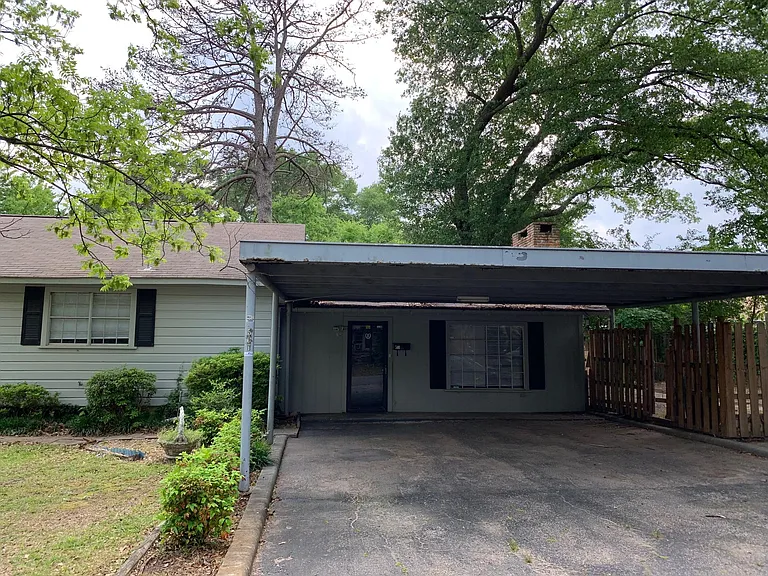 501 Glover Dr — Photo 1