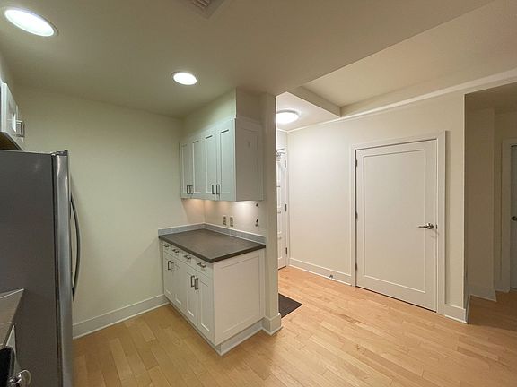 5th image of 320 Washington Ave Unit 303