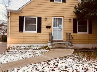 19418 Raymond St, Maple Heights, OH