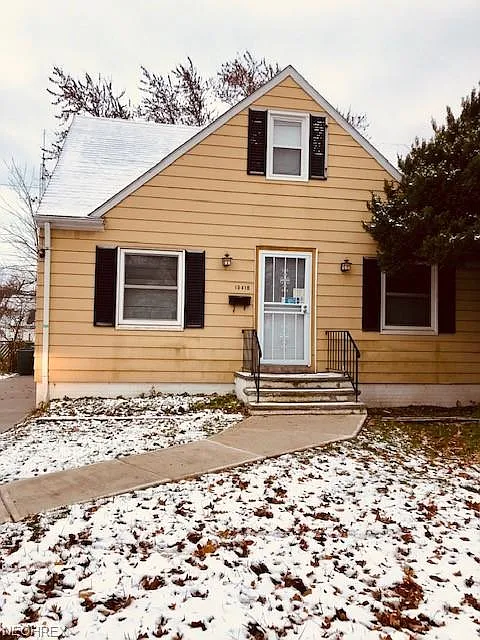 19418 Raymond St photo 1