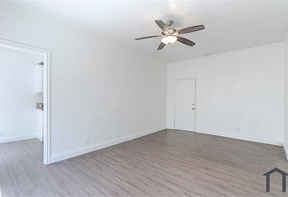 3rd image of 1932 W 25th St APT 3
