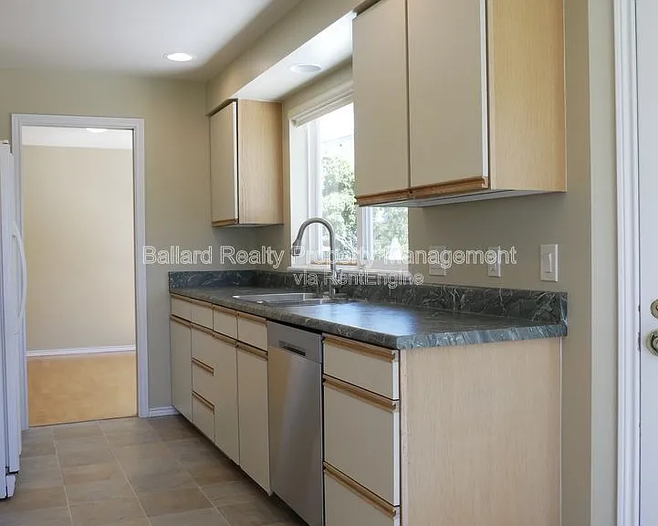 1737 NW 64th St — Photo 12