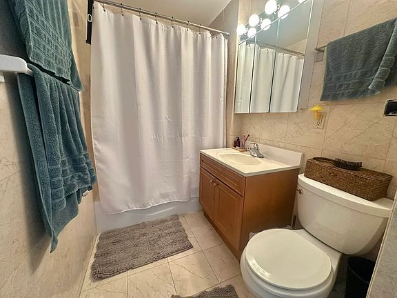 5th image of 229 E 13th St APT 6D