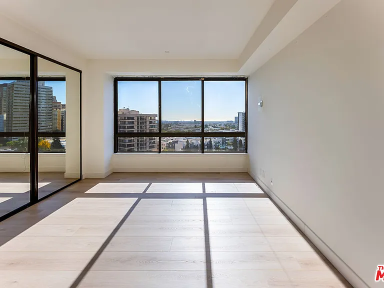 10551 Wilshire Blvd #1405 — Photo 39