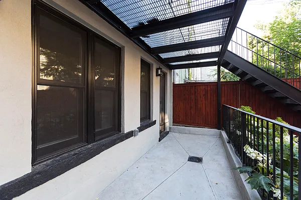 Rented by Owner | media 9