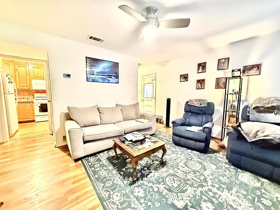 2nd image of 600 W 22nd St