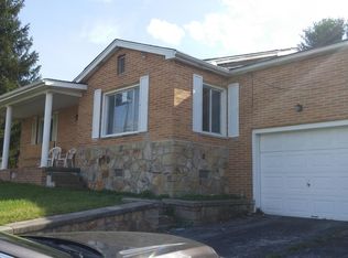 340 S Eisenhower Dr, Beckley, WV 25801