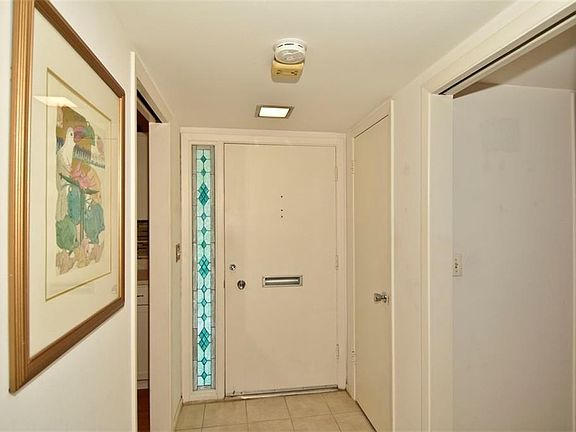 3rd image of 710 Fox Hills Dr