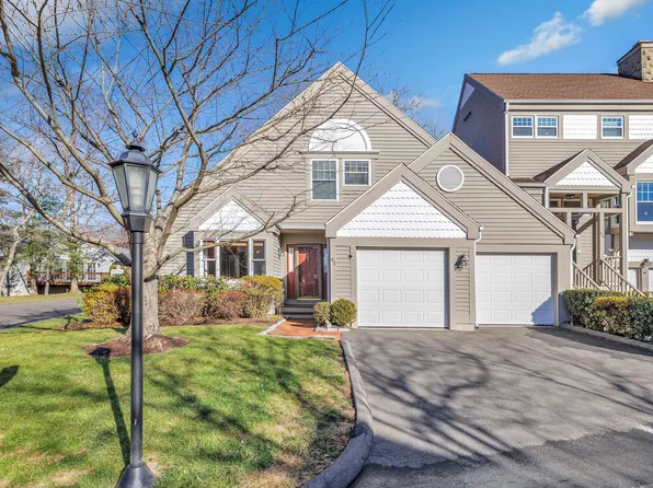 45 Greystone #45, Shelton, CT 06484