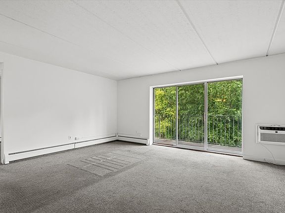 3rd image of 5125 Blodgett Ave APT 218-T