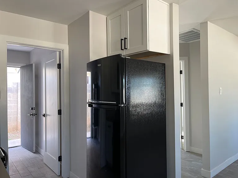 Charming 1 bed 1 bath in great location! — Photo 32