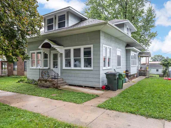 305 E 1st St, Mechanicsville, IA 52306