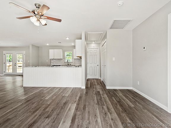4th image of 407 N Forest St
