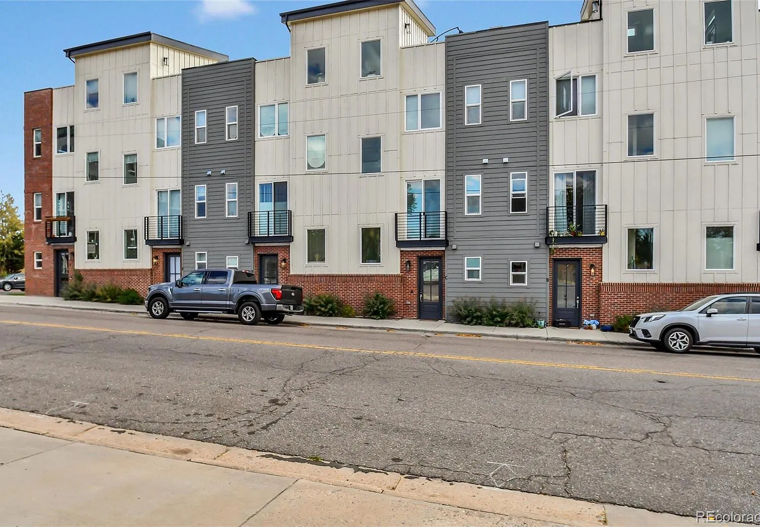 2 bed, 3.5 bath, 1325 sqft, $3,495 — Photo 1