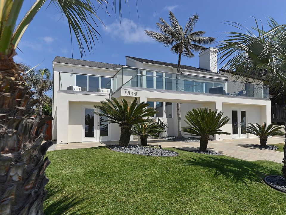 1st image of 1319 Sunset Cliffs Blvd