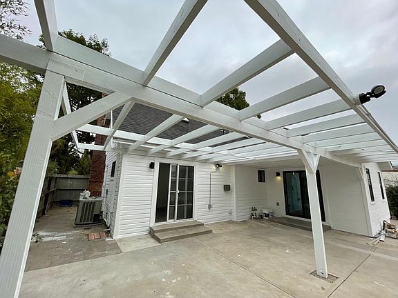4th image of 6041 Bellingham Ave