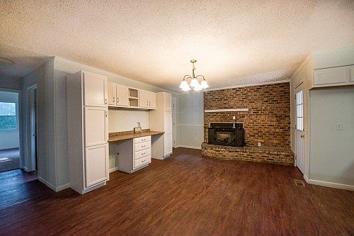 3rd image of 2817 Creekview Dr