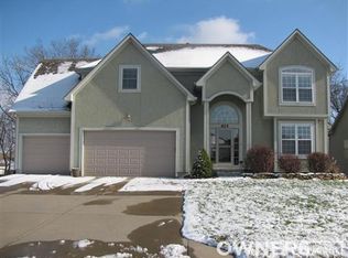 625 SW Derby Dr, Lees Summit, MO 64081