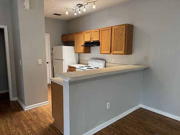 4th image of 458 Sherwood Oaks Dr