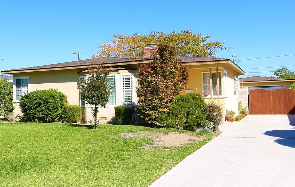 2nd image of 5024 McClintock Ave