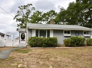 40 Highland Shores Dr, Wareham, MA 02571