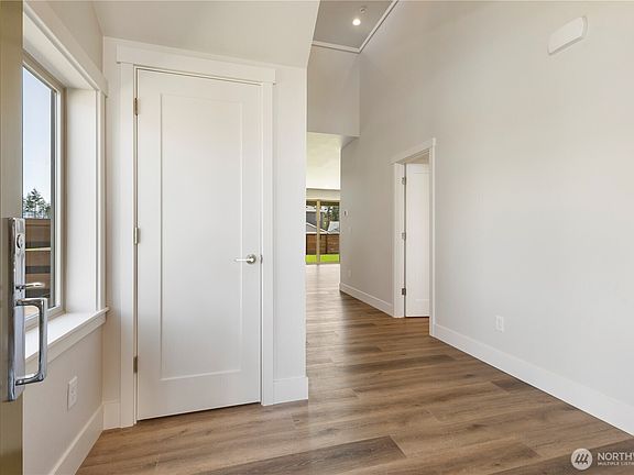 4th image of 15313 208th Avenue Ct E #137