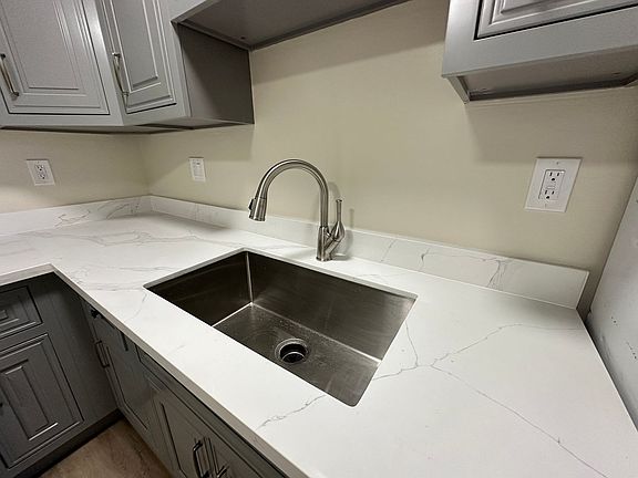 5th image of 538 Troy Dr APT 3