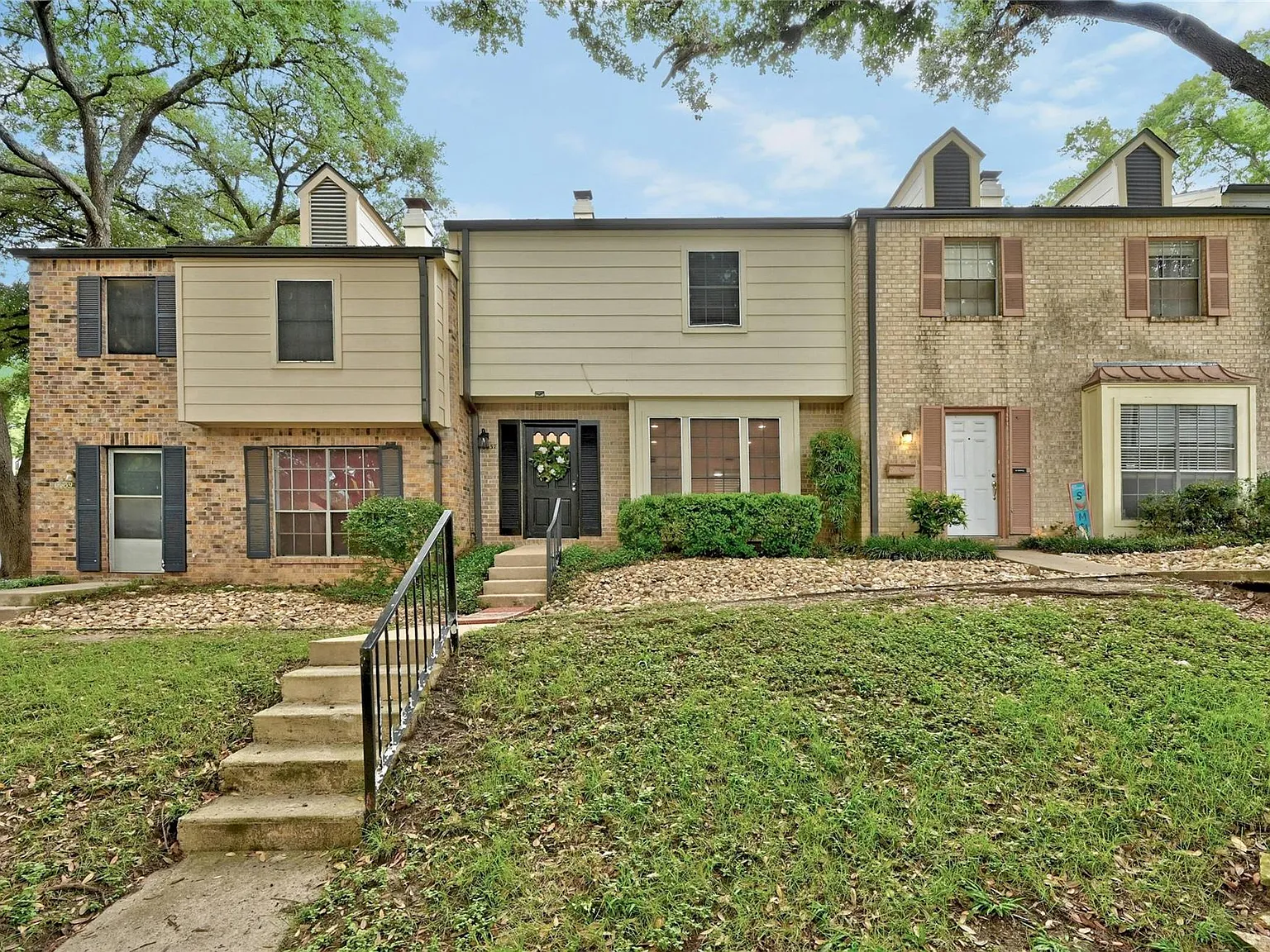 3 bed, 2.5 bath, 1815 sqft, $2,650 — Photo 3