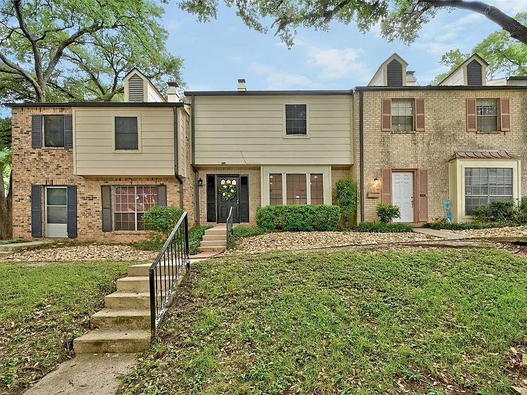 6637 Valleyside Rd — Photo 3