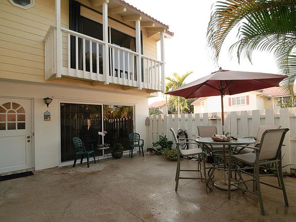 2nd image of 221 Seabreeze Cir