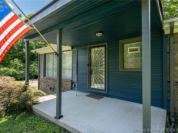 3rd image of 310 Lone Oak Drive