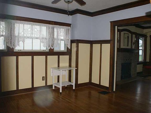 4th image of 316 E Main St