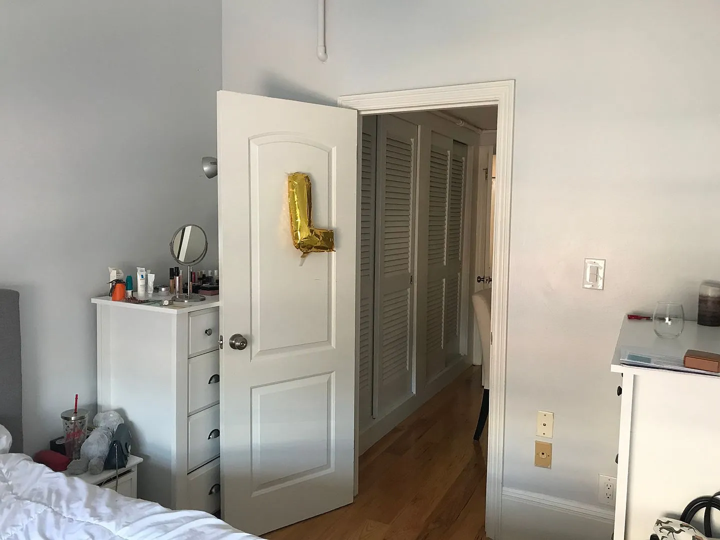 Charming 2-Bedroom in Back Bay No Broker Fee! — Photo 3
