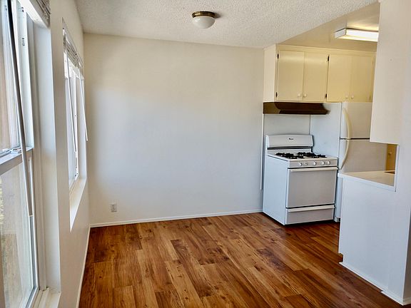 5th image of 246 Bicknell Ave APT 3