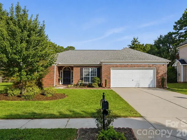 7877 Sedgebrook Dr E, Stanley, NC 28164