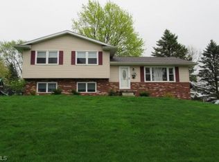 12100 King Church Ave NW, Hartville, OH 44632