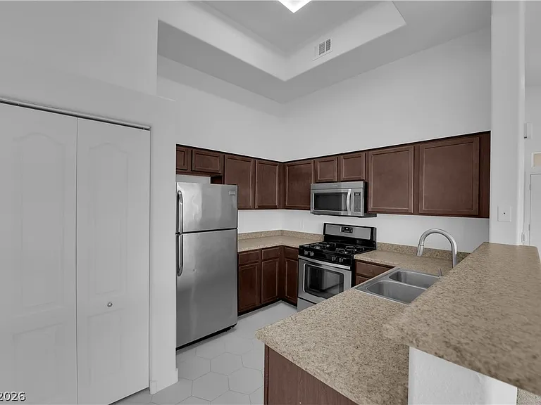 700 Carnegie St #724 — Photo 8