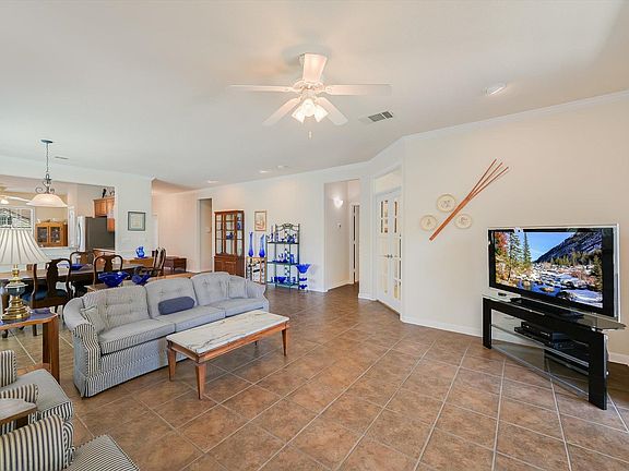 5th image of 102 Yosemite Rd