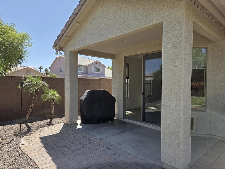 1828 E Beverly Rd — Photo 3