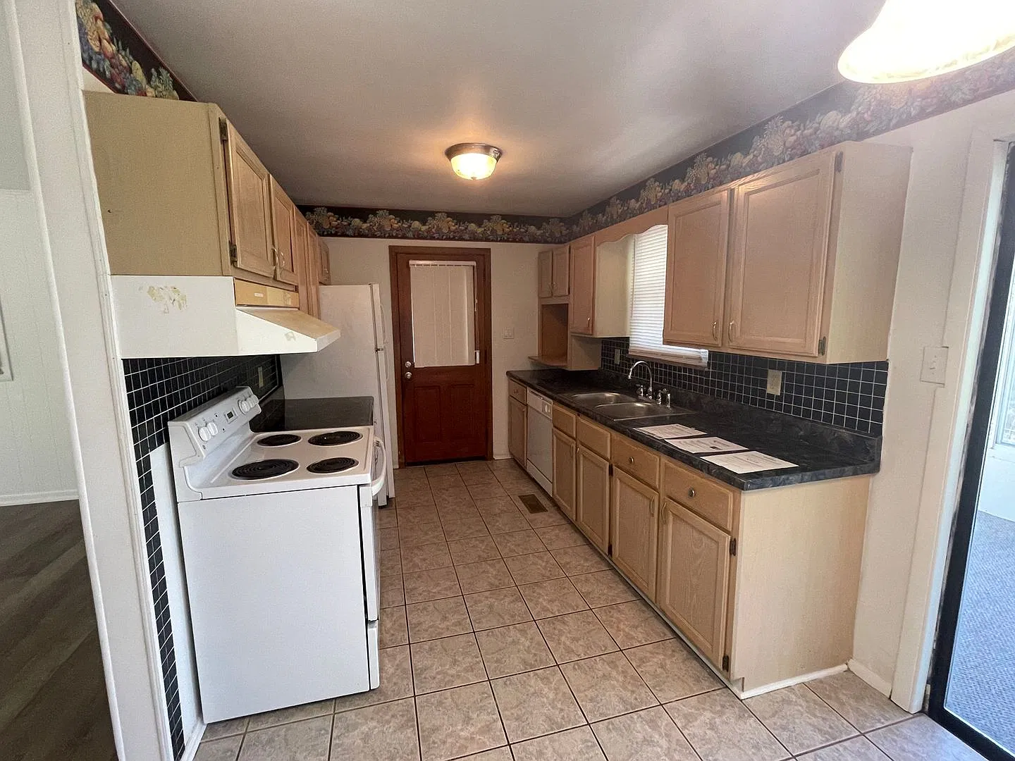 2 bed / 1 bath South Knox home with office & large sunroom — Photo 4