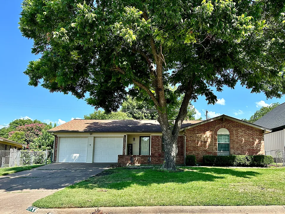 224 Laura Dr