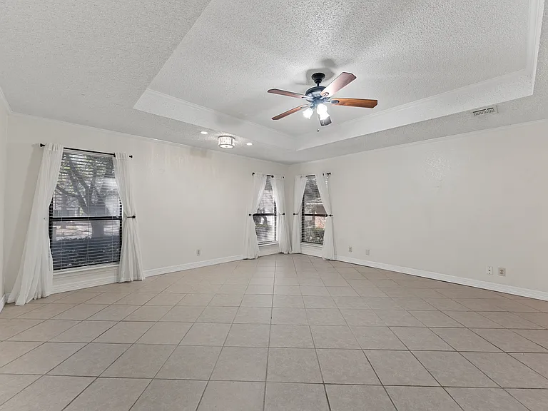 9622 Oak Springs Dr — Photo 22