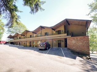 City living with views and walkable access to shops and restaurants!, Bellevue, WA 98006