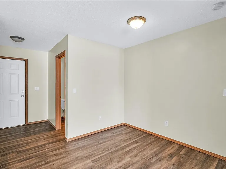 2721 Rainbow Ave — Photo 7