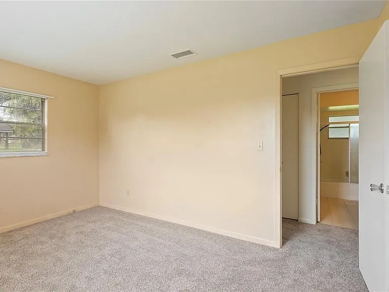 12215 Leanne Dr — Photo 15