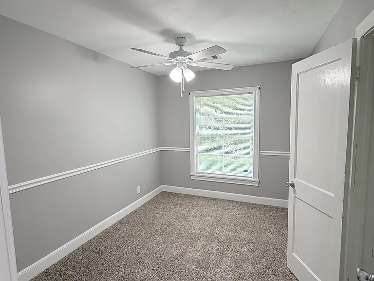 809 Beecher St — Photo 14