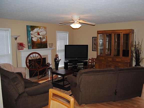 4th image of 3332 Rainview Cir