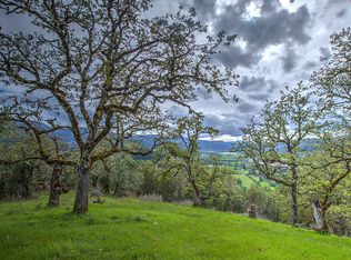 1053 Yokum Rd, Riddle, OR 97469