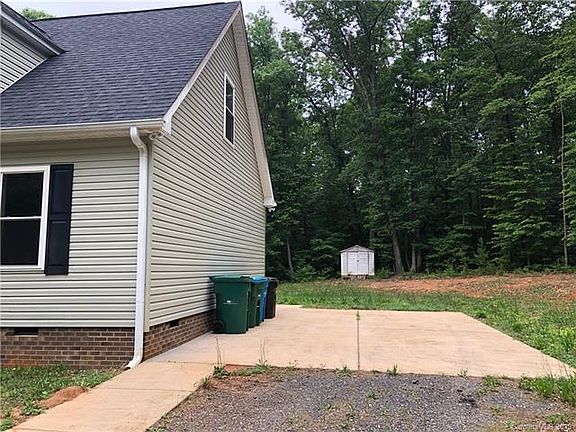 3rd image of 510 Sunset Dr